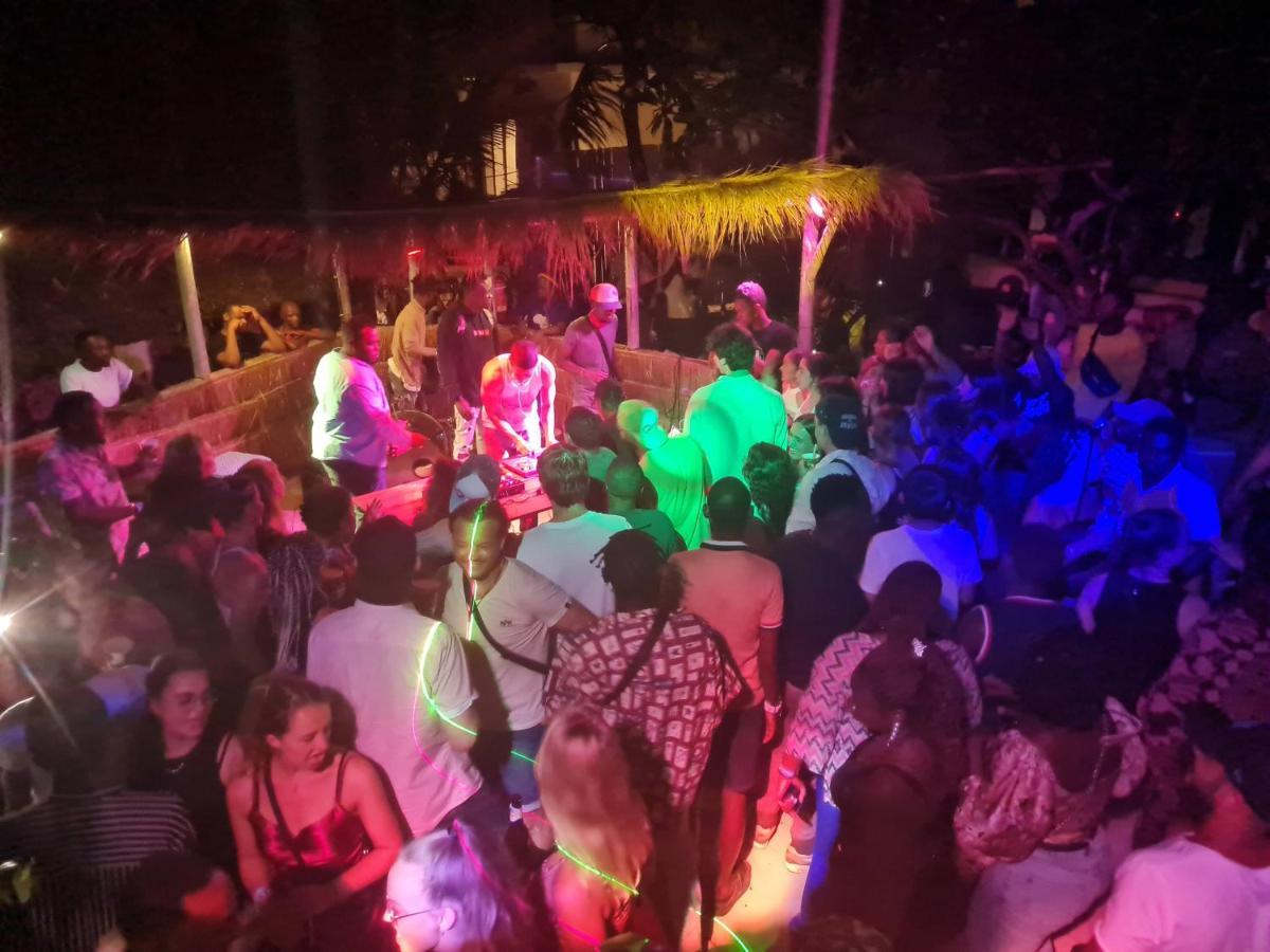 גאמביאני Beachfront Villa Ladha Ya Zanzibar מראה חיצוני תמונה