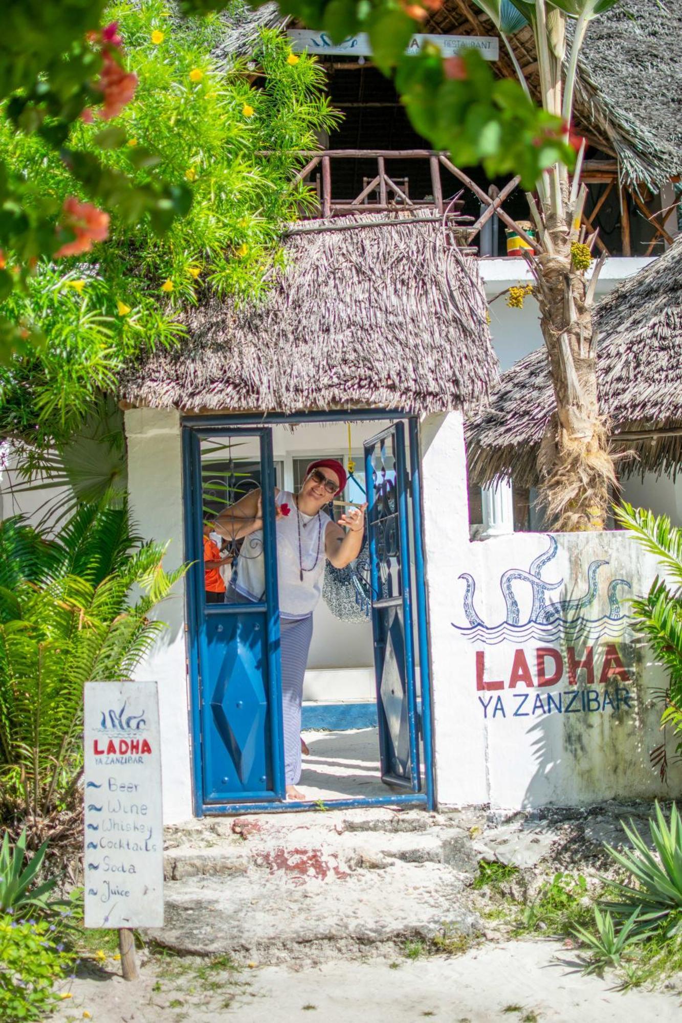 גאמביאני Beachfront Villa Ladha Ya Zanzibar מראה חיצוני תמונה